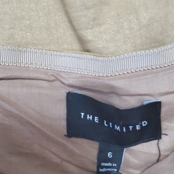 NWOT: Womens SHIMMERY GOLD HOLIDAY LIMITED BRAND SKIRT - Picture 2 of 4